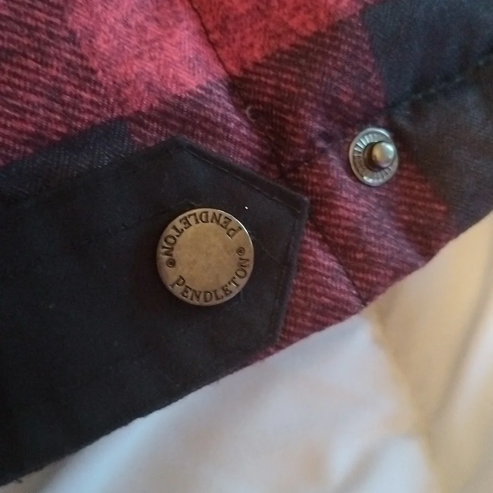 Pendleton Black and Red Plaid Duck Down Hooded Jacket - Large